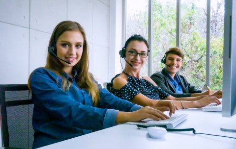 operator customer service in the office